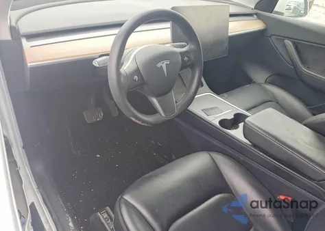 2021 Tesla Model Y z USA, uszkodzony, nr VIN 5YJYGDEE2MF188019